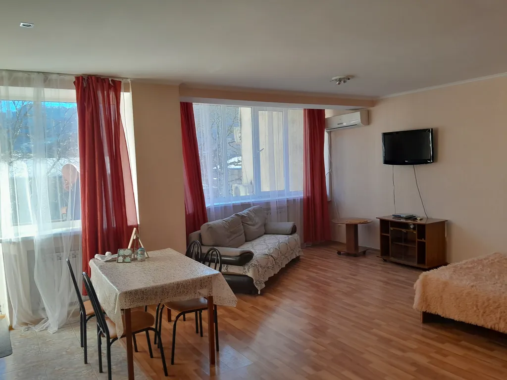 Просторная студия с видом на курорт Красная поляна - подъемник