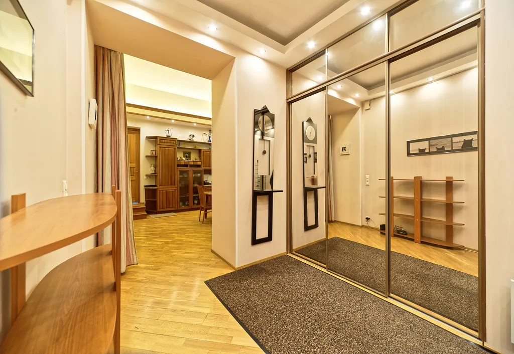 Двухуровневая квартира с видом на Неву по соседству с Эрмитажем