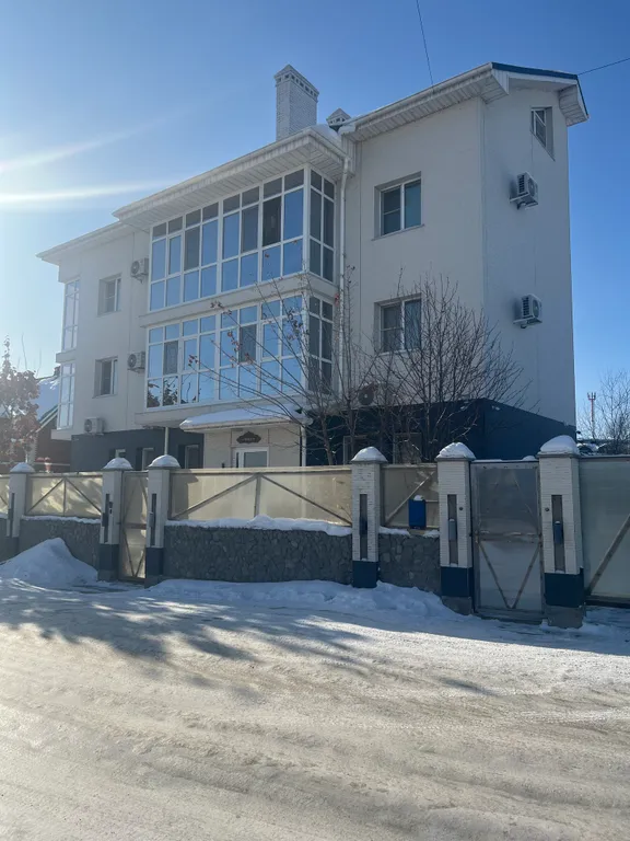 Квартира с диваном и балконом от 3-ех суток