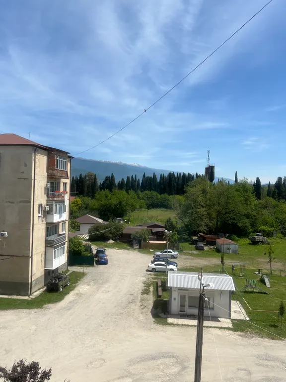 С видом на снежные горы, синее море, сосновой рощей 2 комн квартира