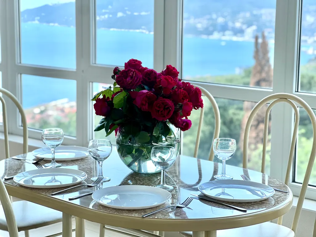 Панорамная квартира с видом на Ялту