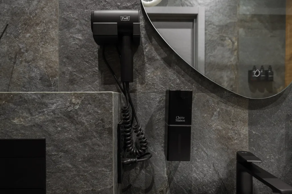 Квартира с парящей кроватью