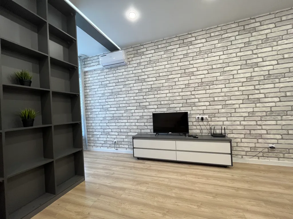 Студия в новом доме рядом с кадетским училищем