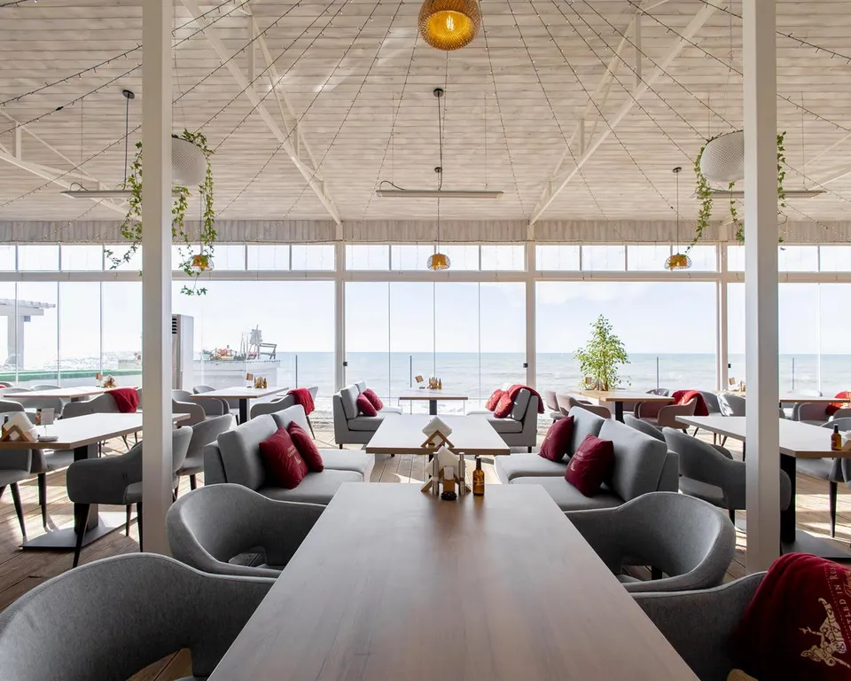 Апартаменты Люкс, Лучезарный на первой береговой линии