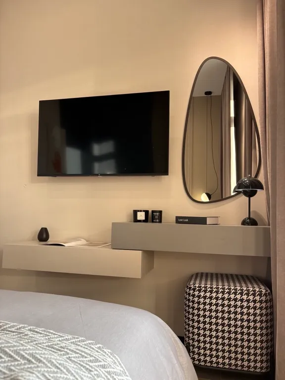 Абсолютно новая квартира в центре на набережной