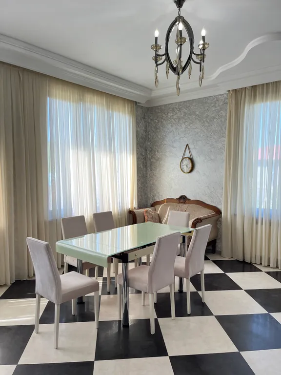 Riverside Cottage R104