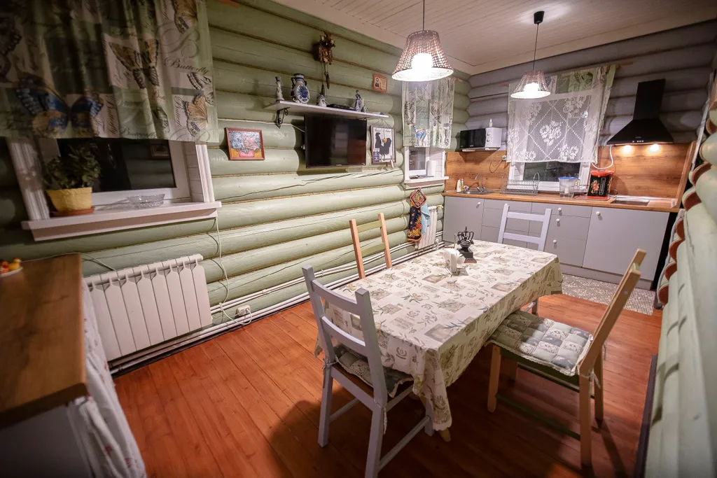 Дом-дача с тремя спальнями Петель