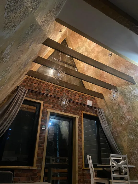 Архитектурный дом A-freim с безграничным окружением природы и речки