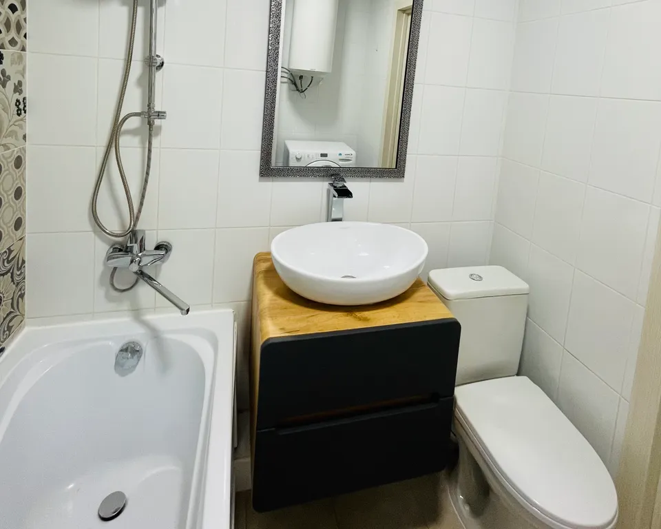 Уютная большая студия с балконом