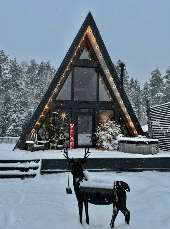 Большой уединенный A-frame в лесу с горячей купелью Фурако