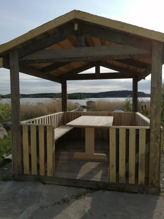 Дом на самом берегу Ладоги