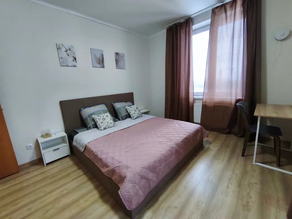 Квартира Просторная 2-х комнатная квартира с прекрасными видами  возле метро — Екатеринбург