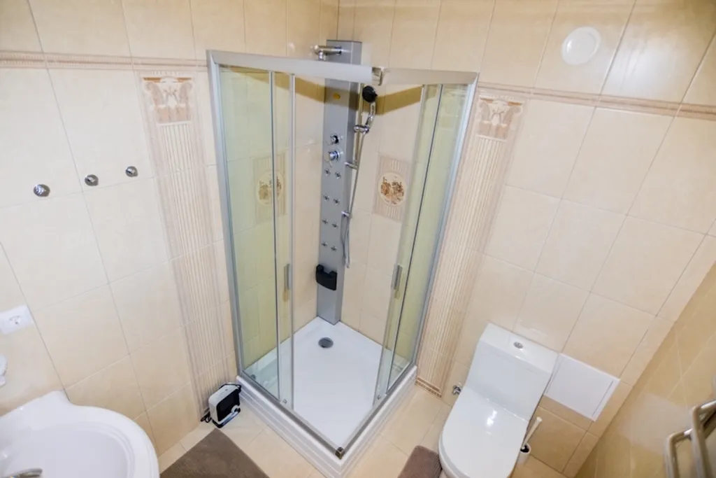 Дом возле монастыря