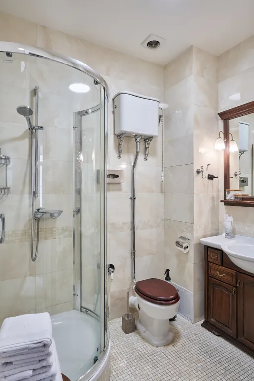 Квартира 3-комнатная квартира в знаменитом доме на Патриарших прудах в центре — Москва