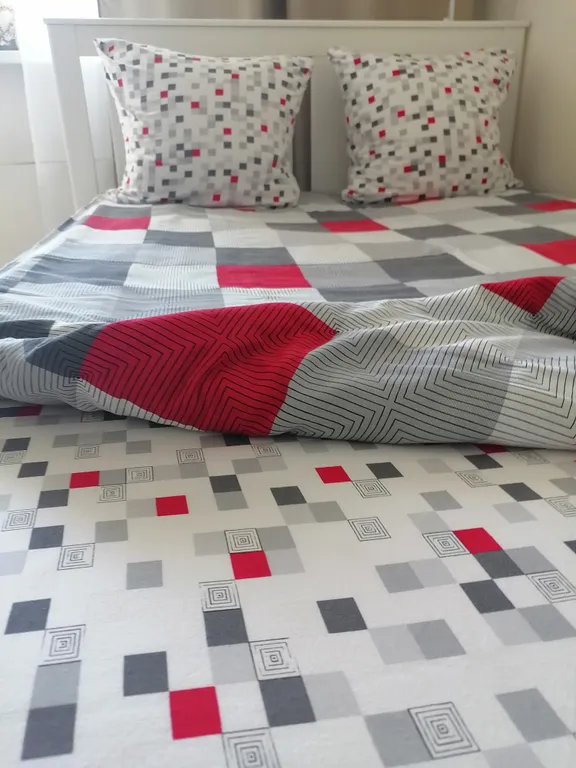 Честная квартира с балконом Четыре угла возле ТЦ Аура