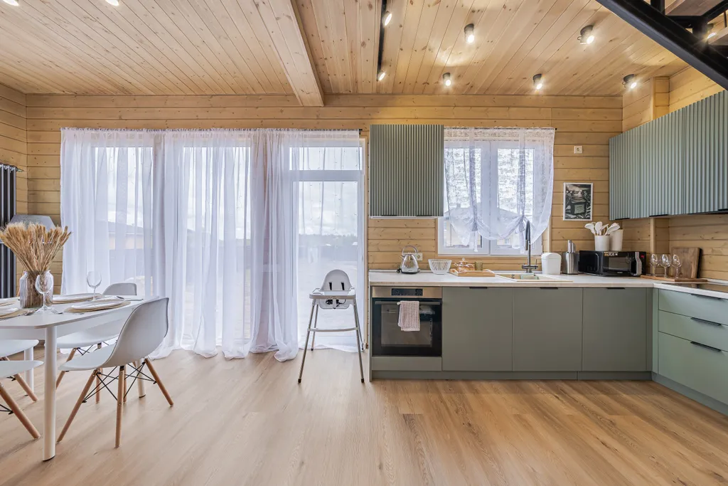 Дом у озера с чаном