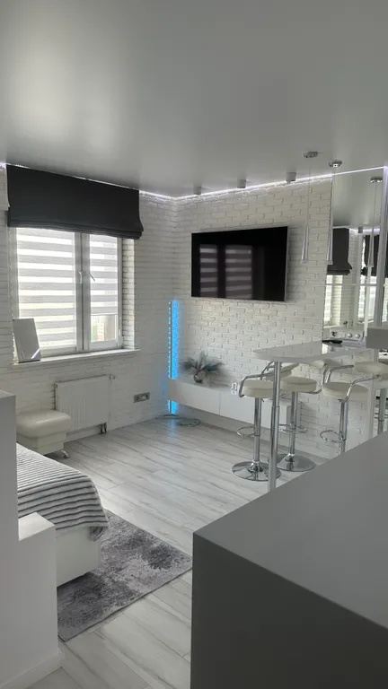 Квартира Зеркальная светлая студия Красногорск — аренда посуточно в Красногорск