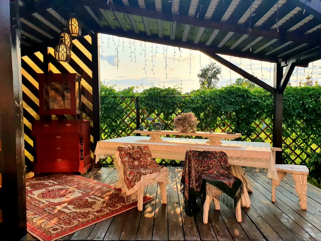 Просторный дом с банькой и видом на храм