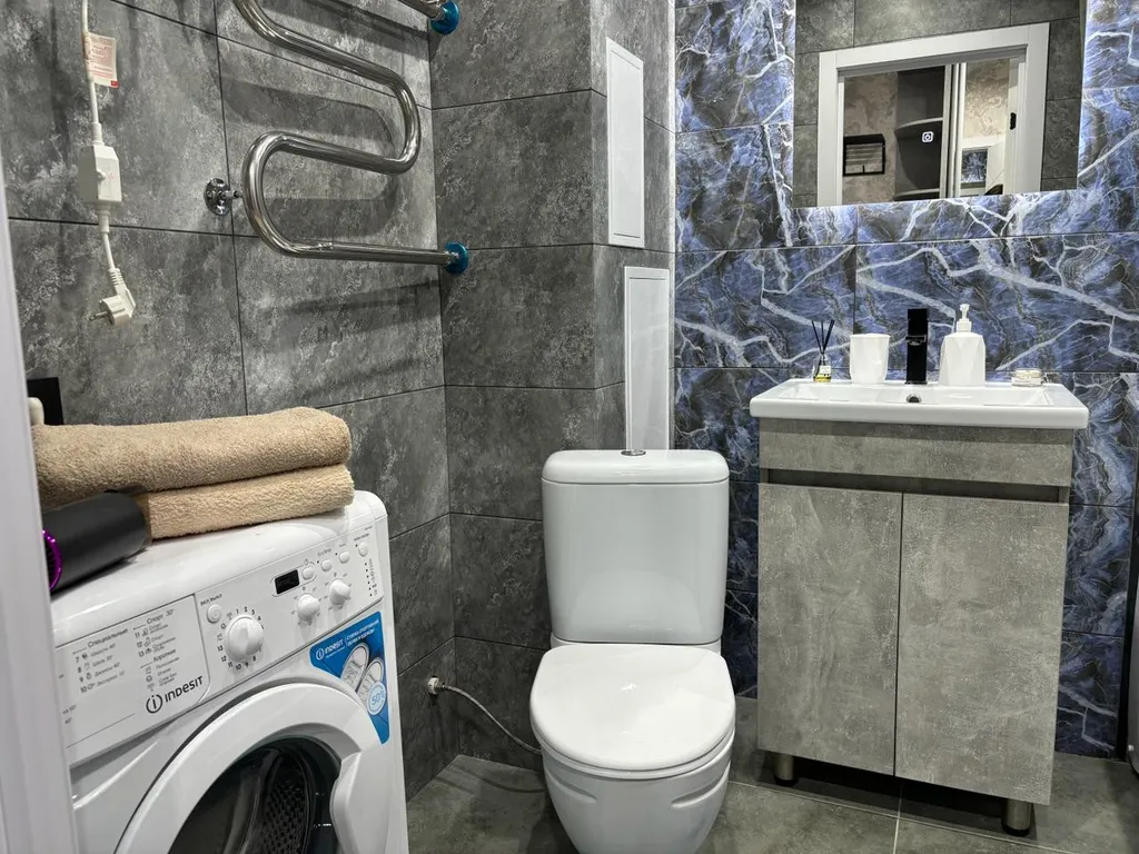 Стильная студия с красивым видом на город