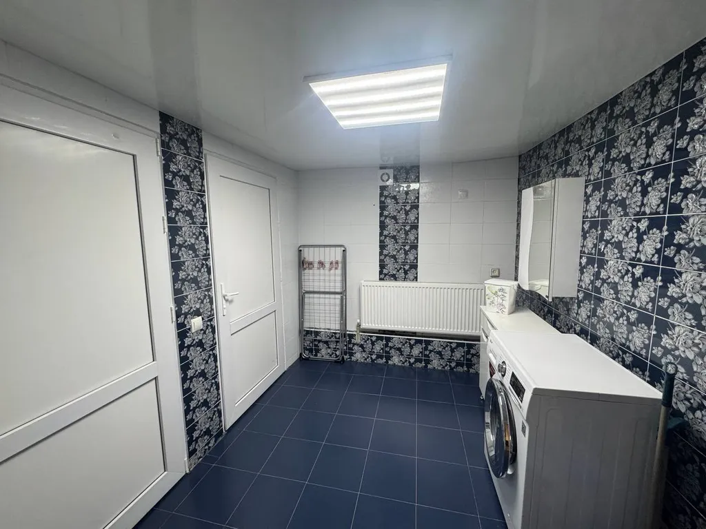 Уютный дом возле термального источника по дороге на курорт Мамисон