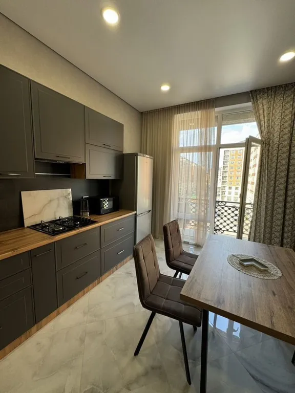 Квартира с ремонтом в элитной новостройке