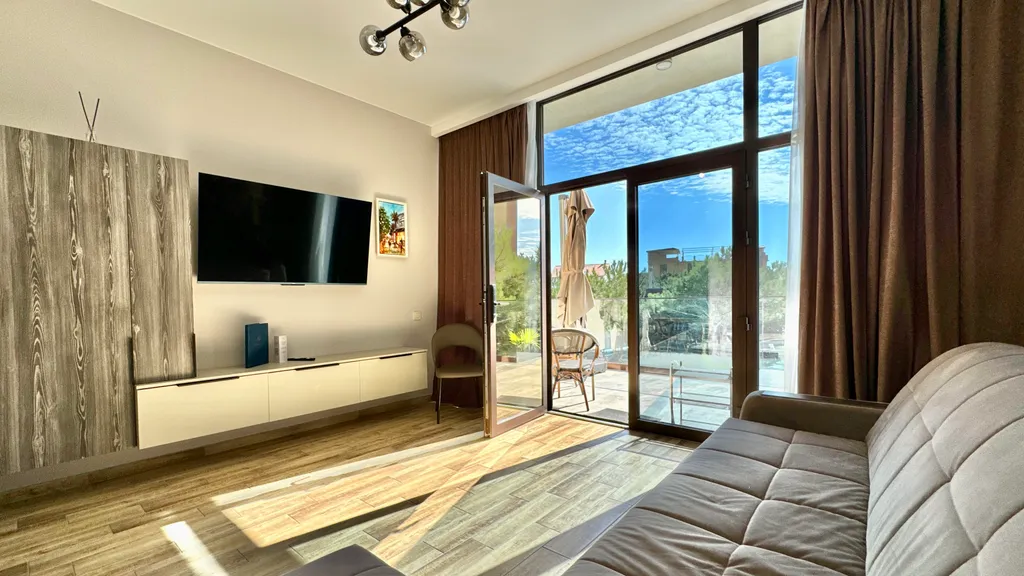 Таунхаус Панда в лесной зоне с подогреваемым бассейном и баней Кореиз