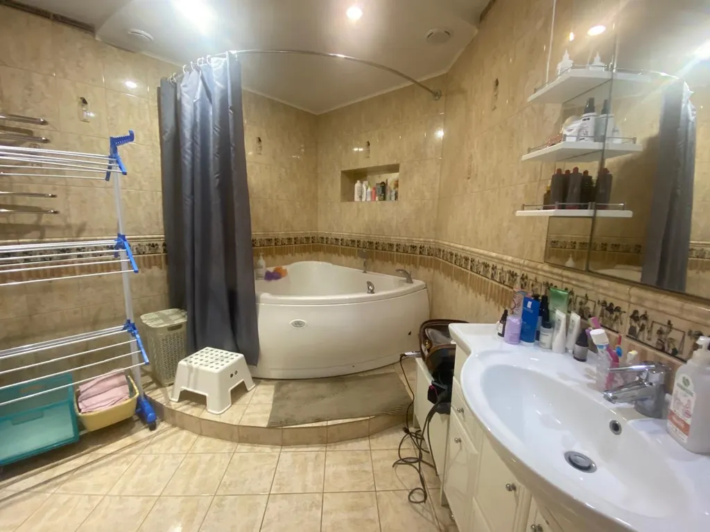 Квартира в новом доме около парка победы