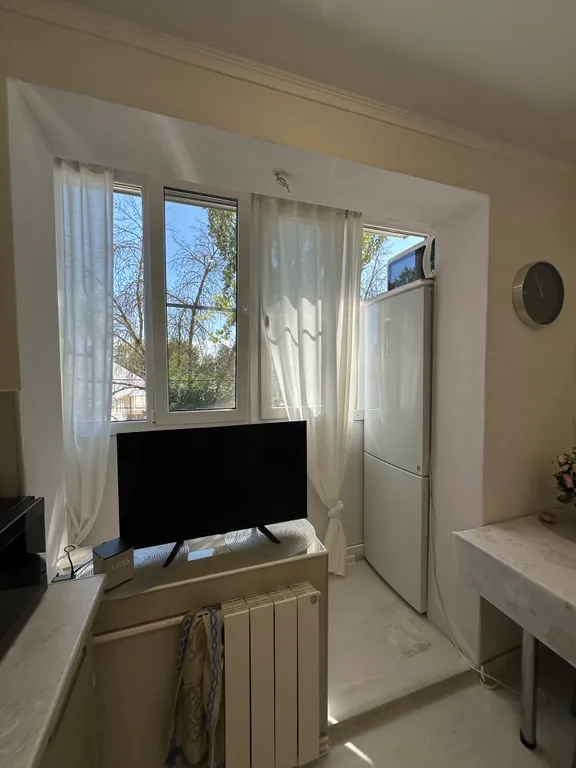 2 комнатная белая на Янышева