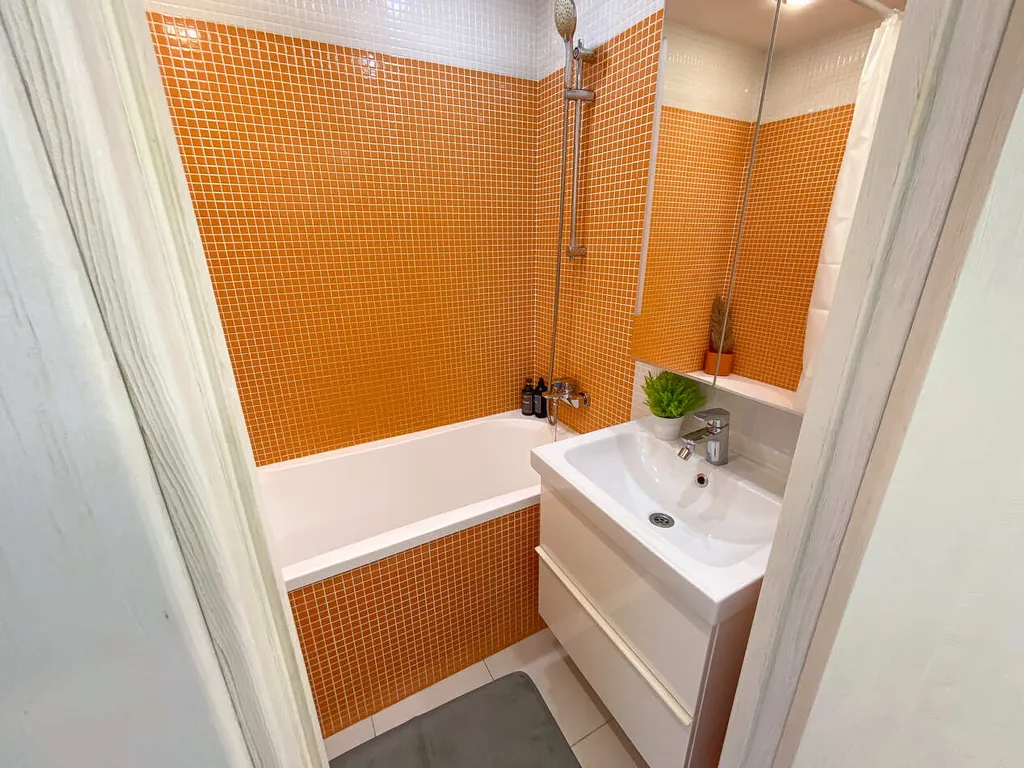 Просторная двушка с тёплой лоджией рядом с Александровским парком