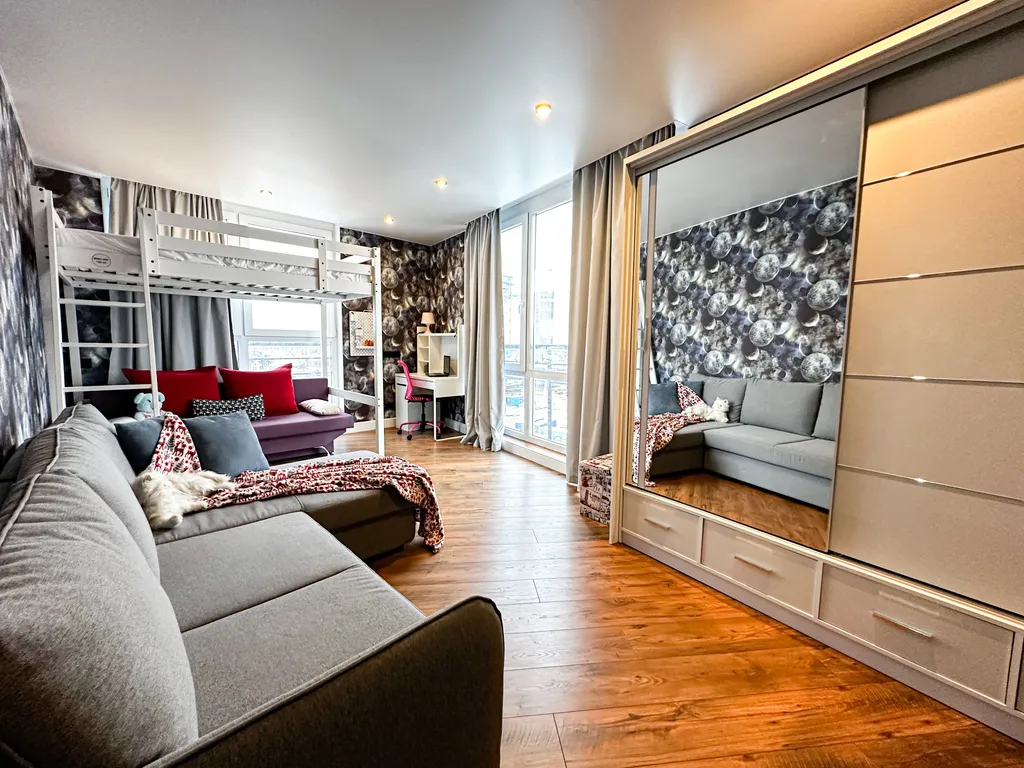 Geometry - просторная квартира с панорамным видом на реку в центре