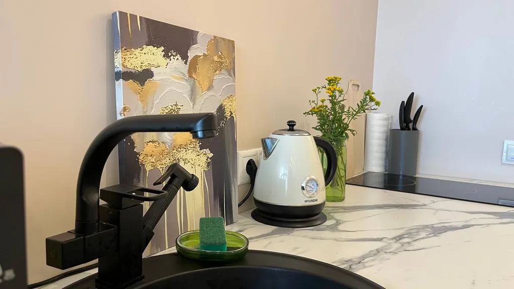 Студия с видом на лес