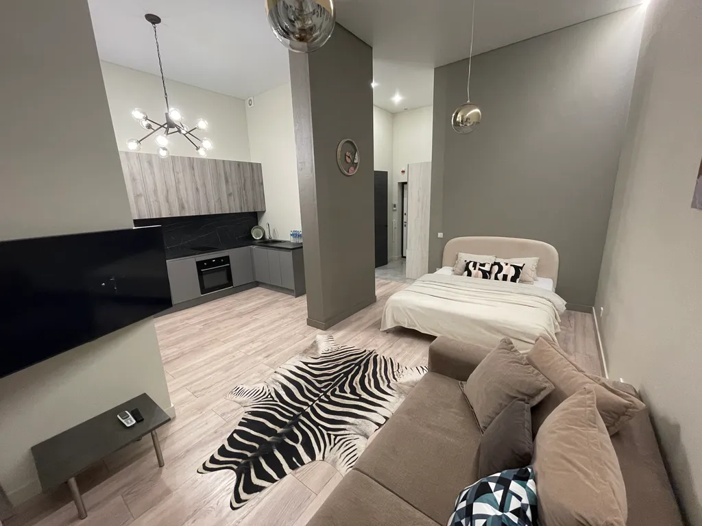 Квартира-пентхаус с высокими потолками — аренда посуточно в Уфа