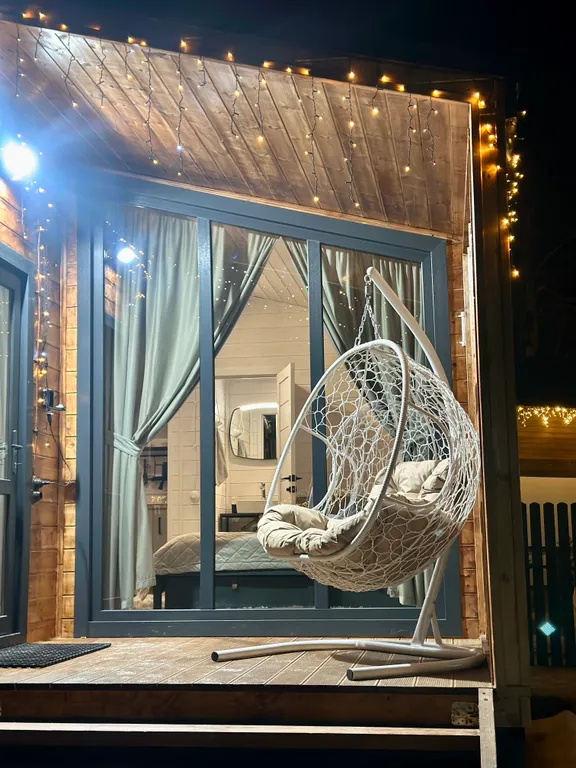 Коттедж Коттедж Уютный барнхаус с большими панорамными окнами — Архыз