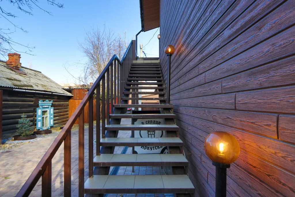 Четырёхместный стандарт с  широкими кроватями на двух уровнях