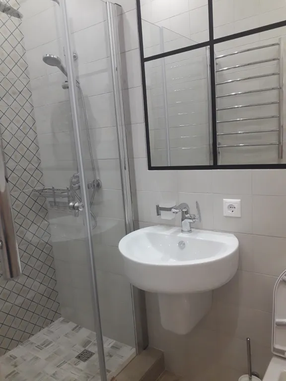 Евро-студия с видом на море, в центре Адлера