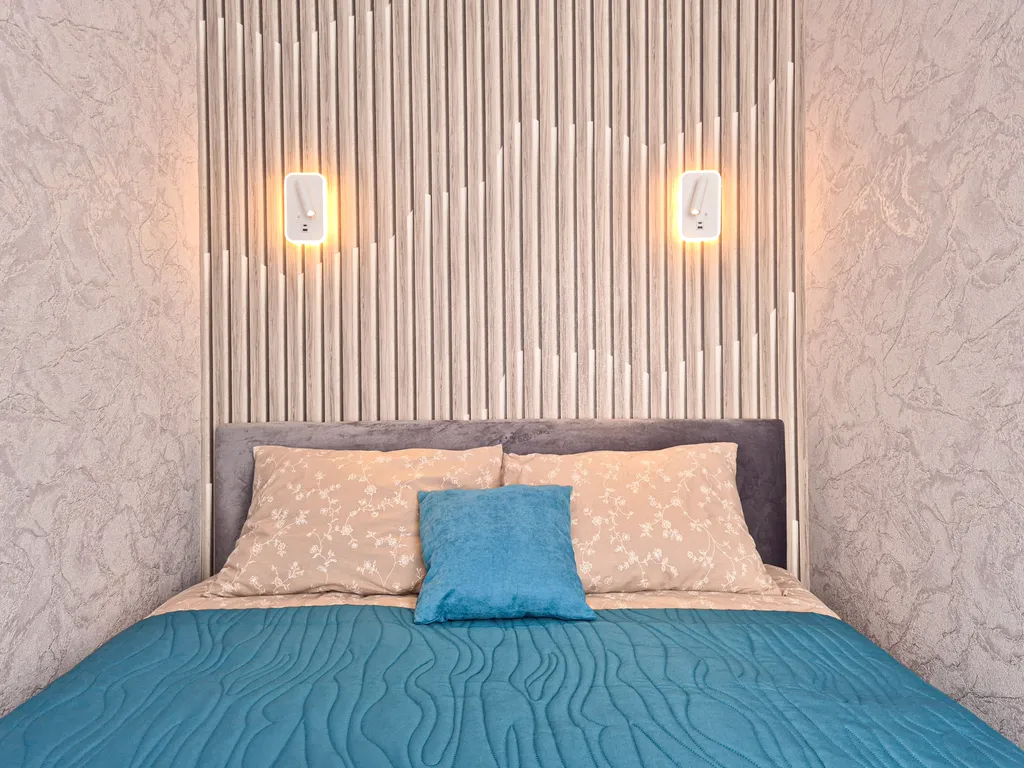 Просторная студия с балконом