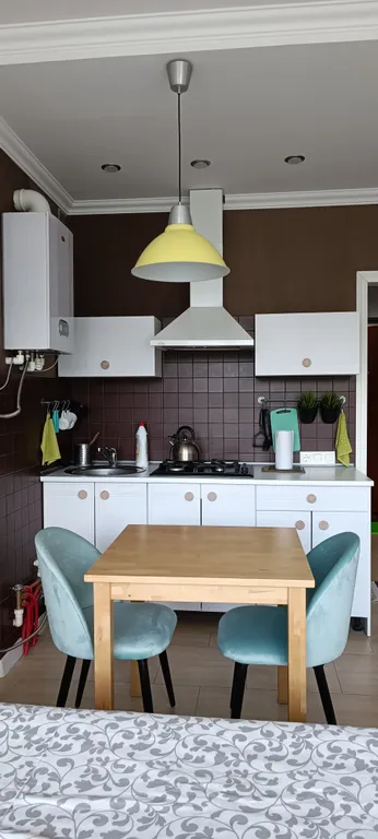 Панорамная студия с видом на горы в самом центре Небуга