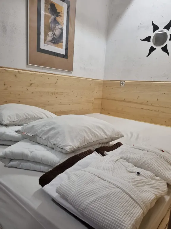 Дом и теннисный корт, сауна, камин недалеко от реки Москвы