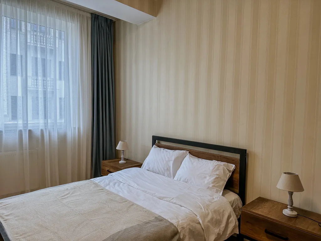 Лафамилия Тбилиси на площади Свободы