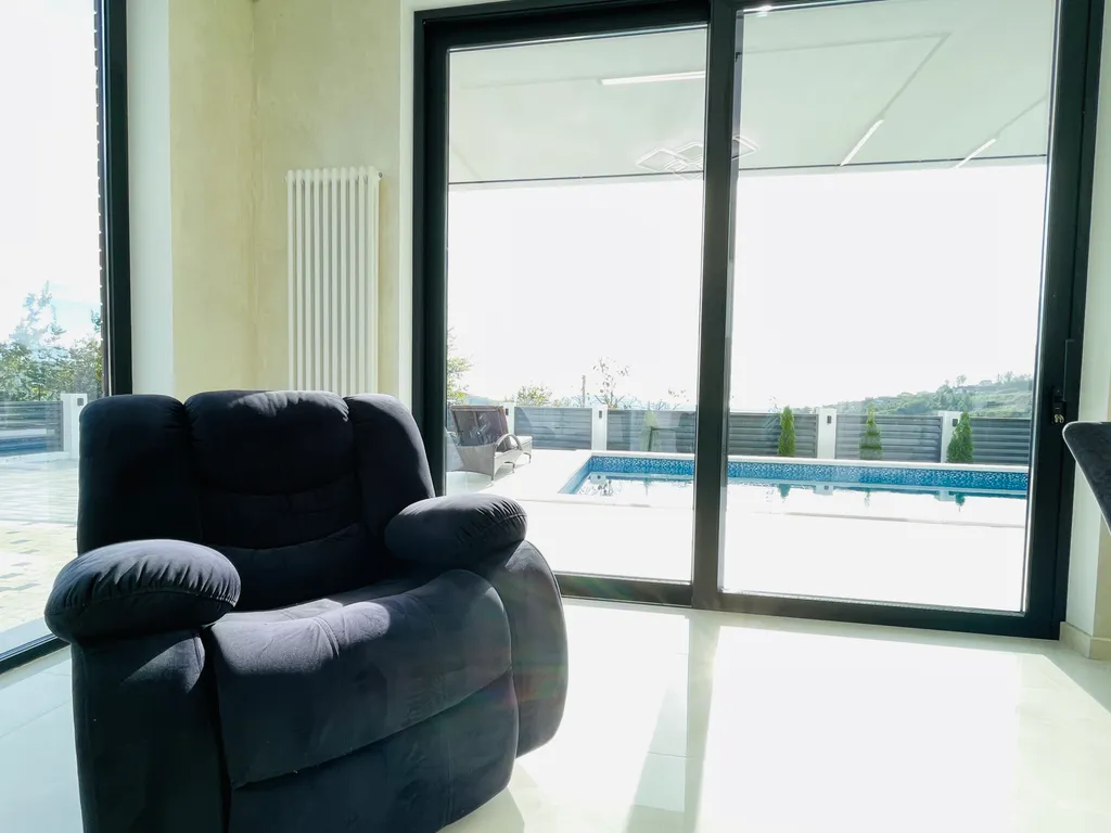 Вилла с бассейном и баней