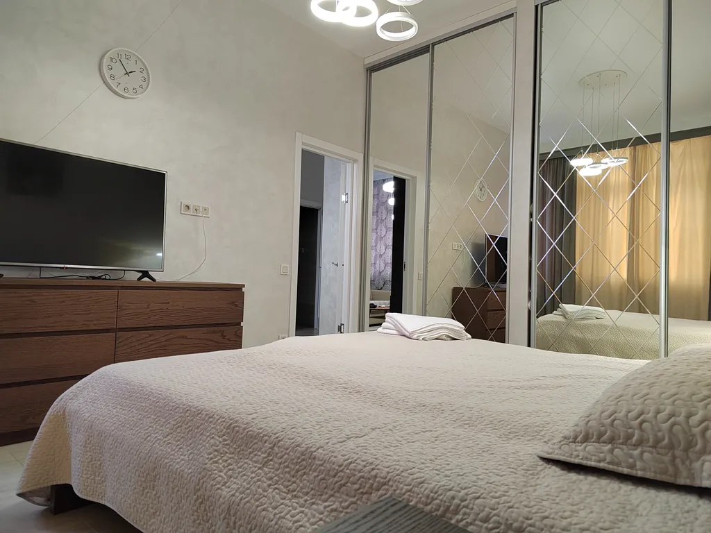 Первая линия моря, двухкомнатная квартира с евро ремонтом