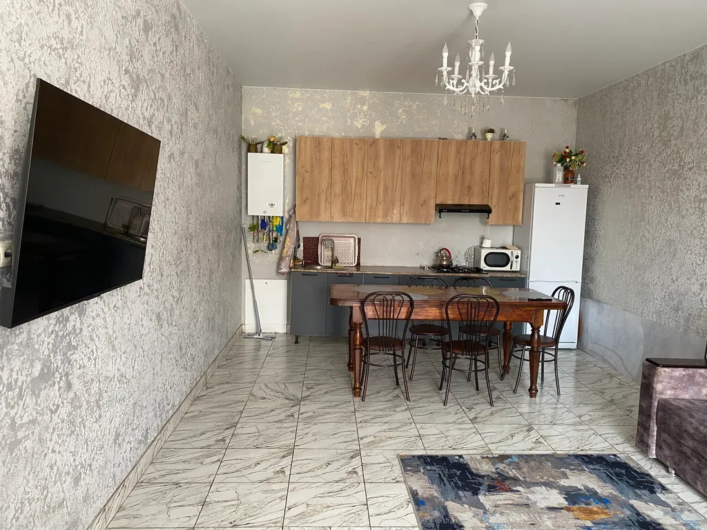 Коттедж 2х этажный с бассейном на 14 человек