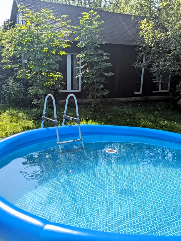 Коттедж Уютный домик с камином и бассейном — Глазово