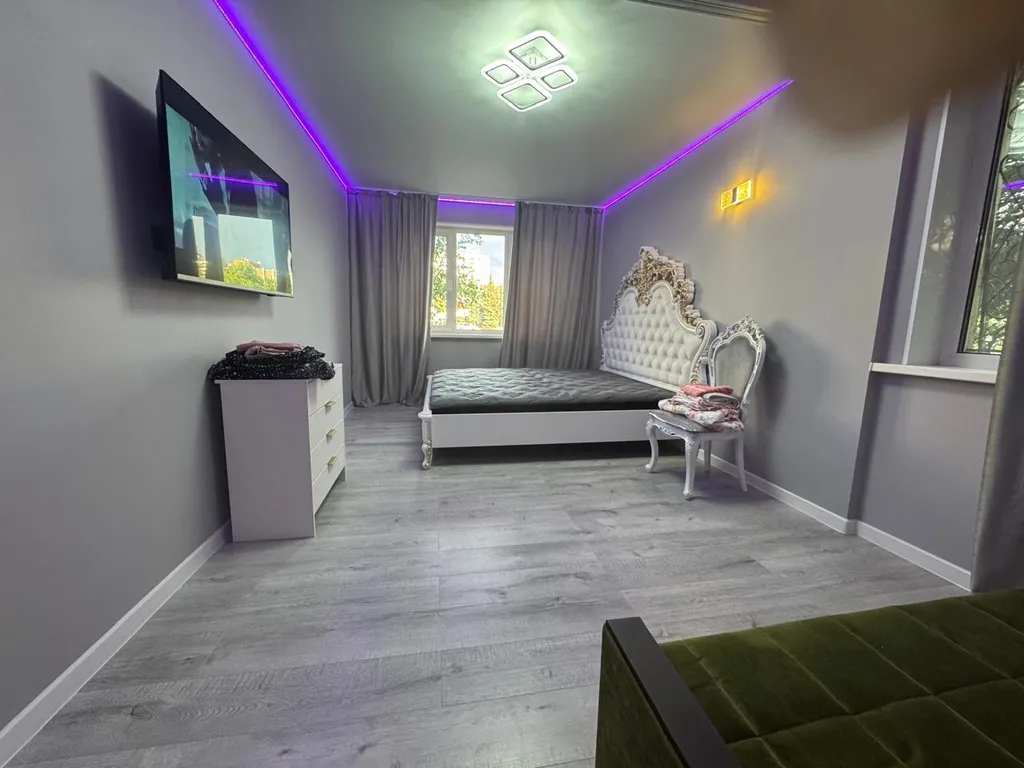 Двухкомнатная квартира в центре с дизайнерским ремонтом