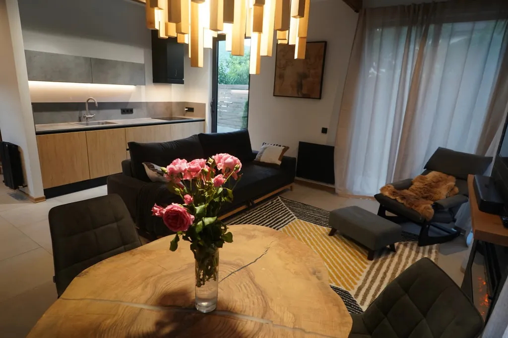 Современное шале с видом на горы