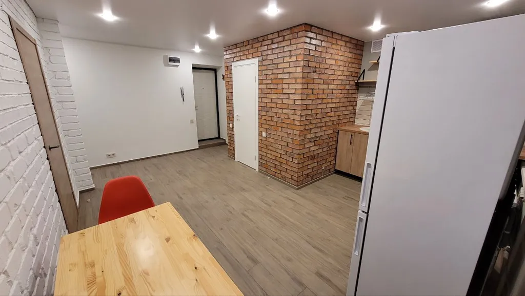 Квартира в роскошном современном коттедже с болшой кухней гостинной