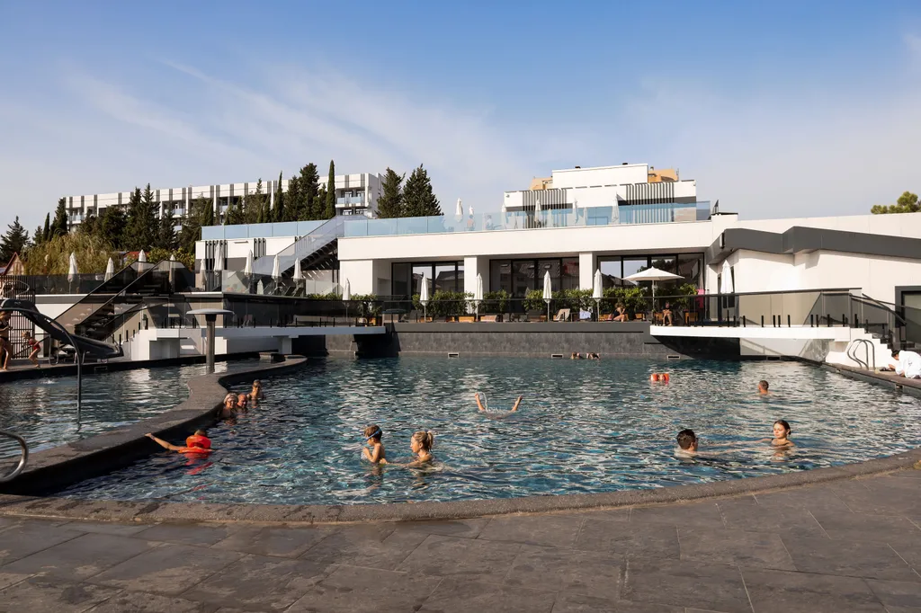 Квартира Квартира Апартамент в комплексе 4* с круглогодичным бассейном — Адлер