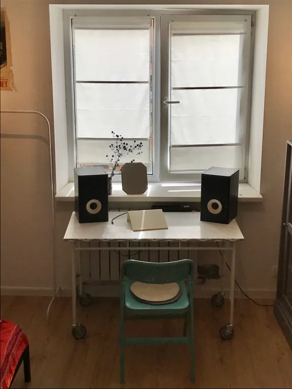 Светлая студия возле набережной