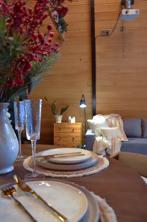 Уютный дом в сосновом лесу