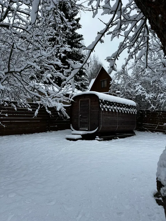 Домик близ Сорочан с баней-бочкой